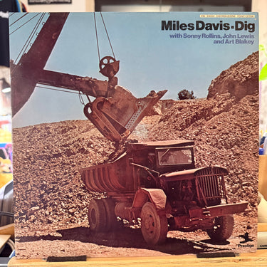 MILES DAVIS <br> DIG