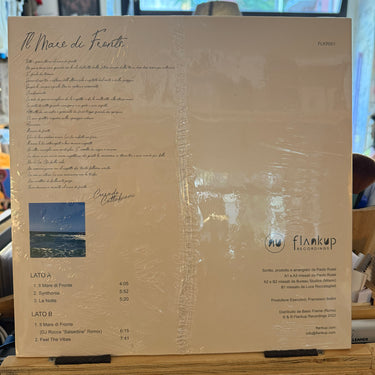 IL MARE DI FRONTE <br> IL MARE DI FRONTE